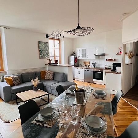 Charmant Appartement Plein Centre Ville - Parking Prive オセール エクステリア 写真